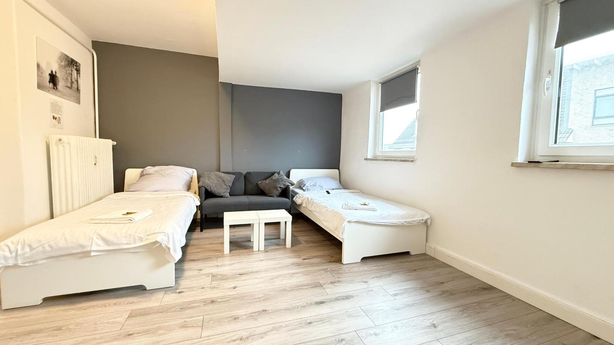Apartments Im Herzen Von Neumuenster Innenstadt & Hbf Fusslaeufig, Mit Privatparkplatz Exterior foto
