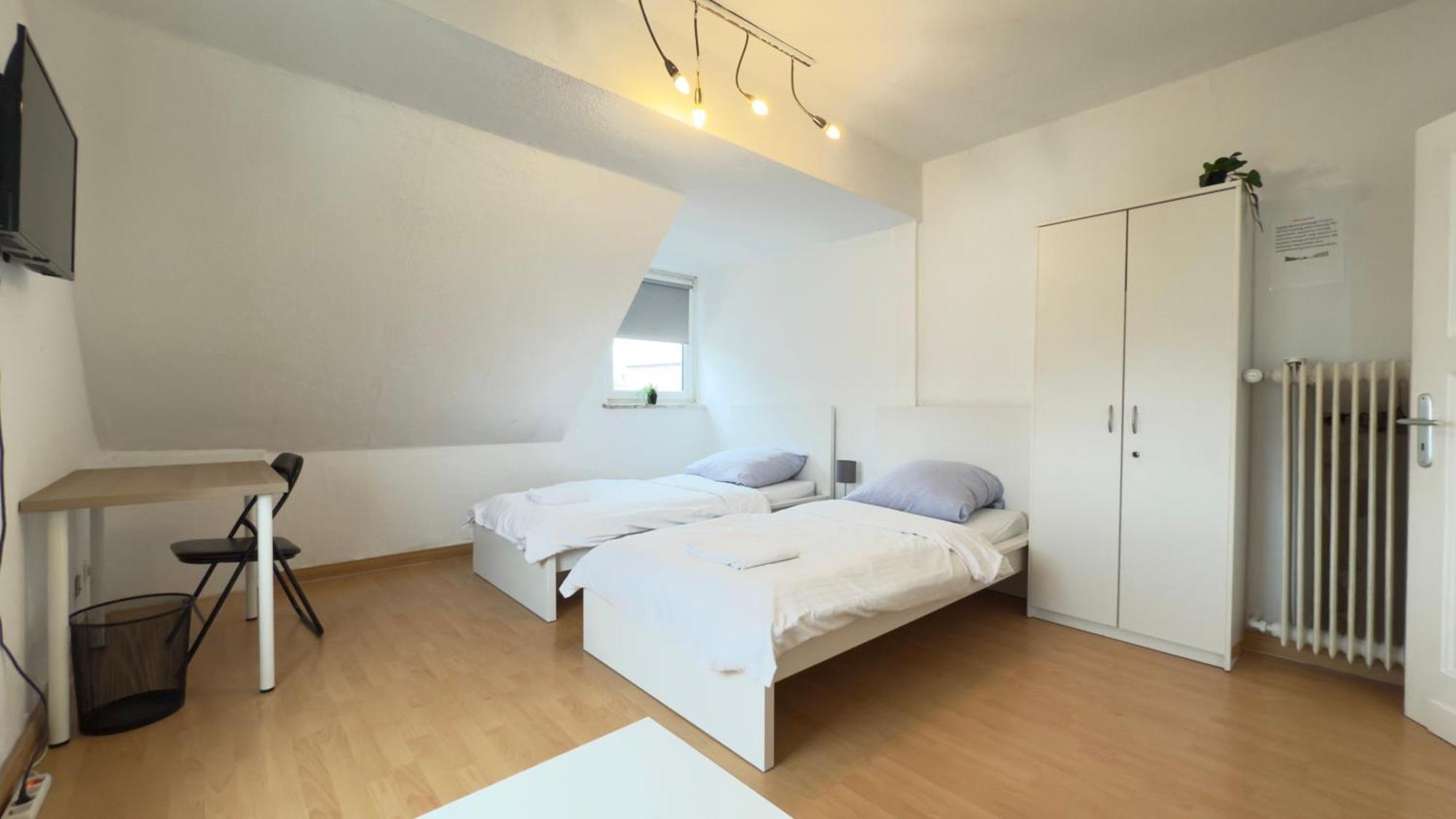 Apartments Im Herzen Von Neumuenster Innenstadt & Hbf Fusslaeufig, Mit Privatparkplatz Exterior foto
